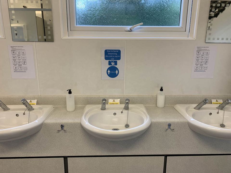 Washbasins in the shower block