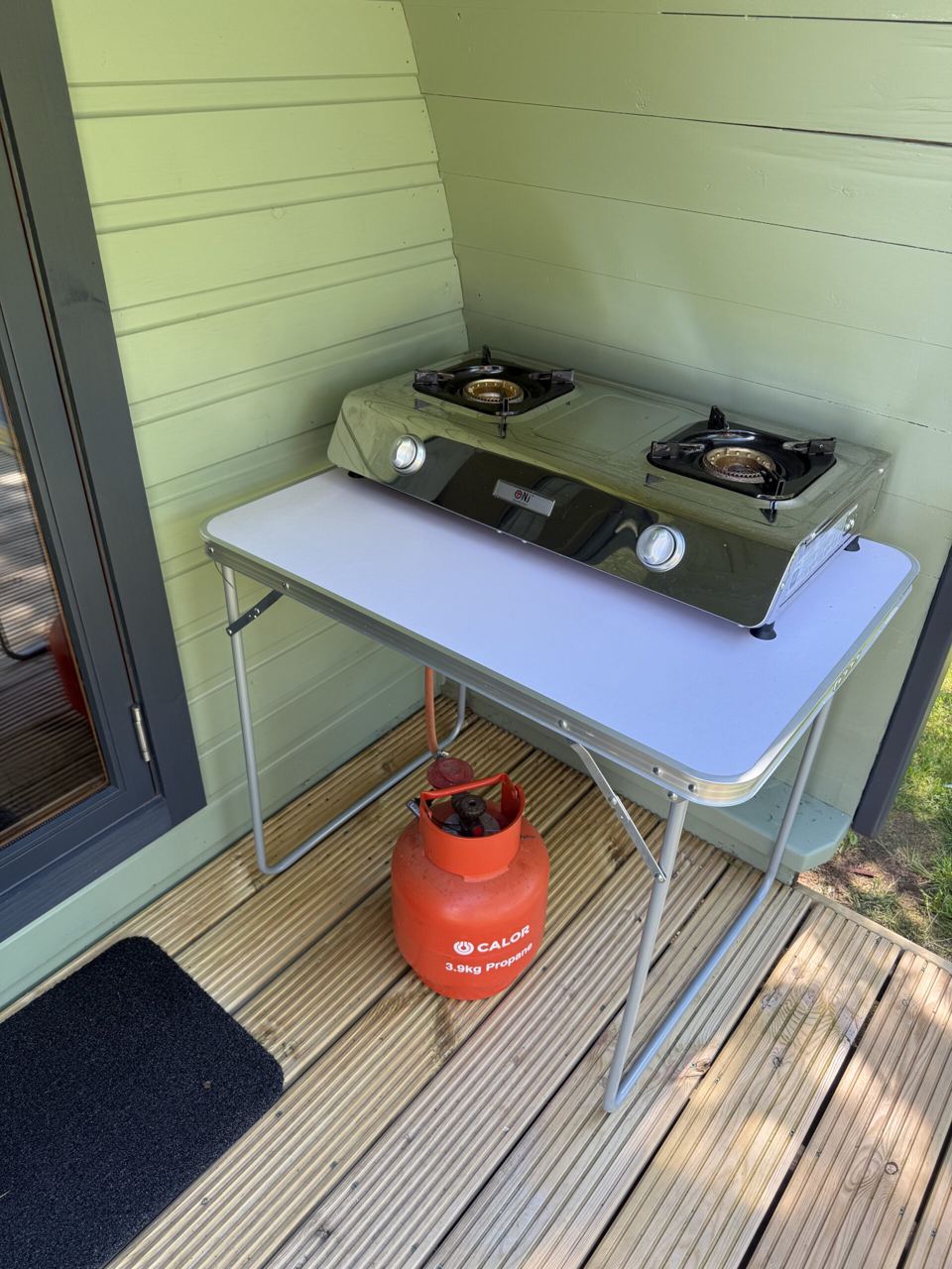 Pod gas stove on the deck
