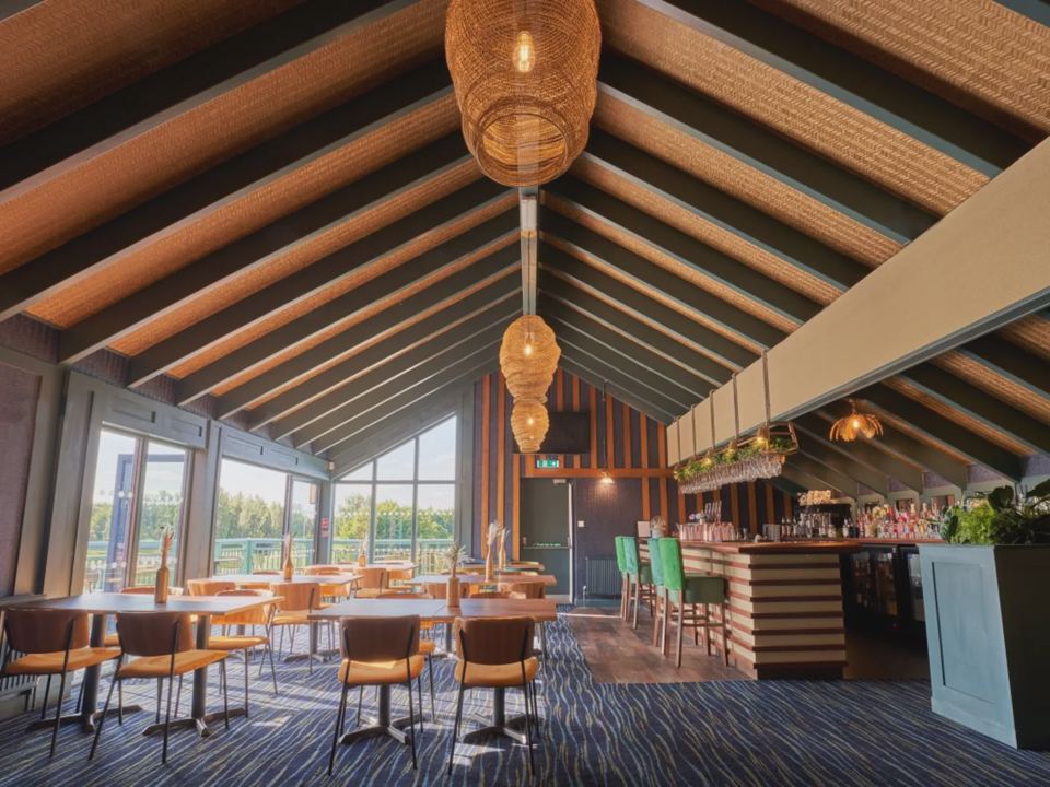 Bar and restaurant