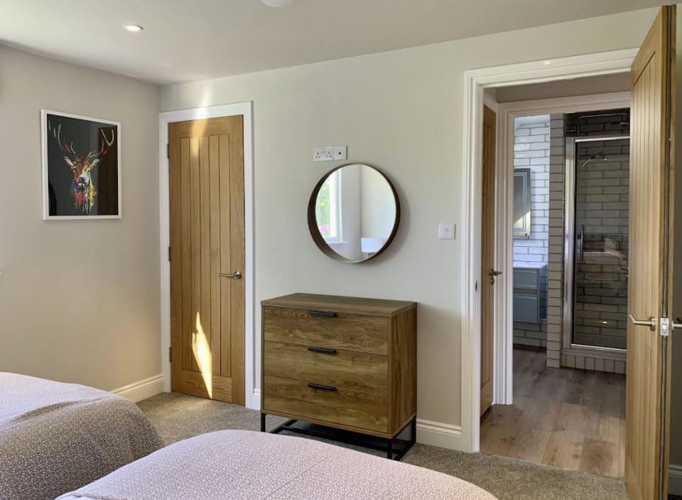 Twin bedroom