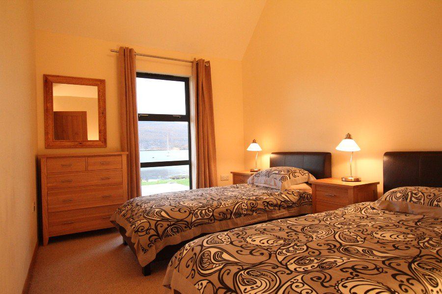 Twin bedroom