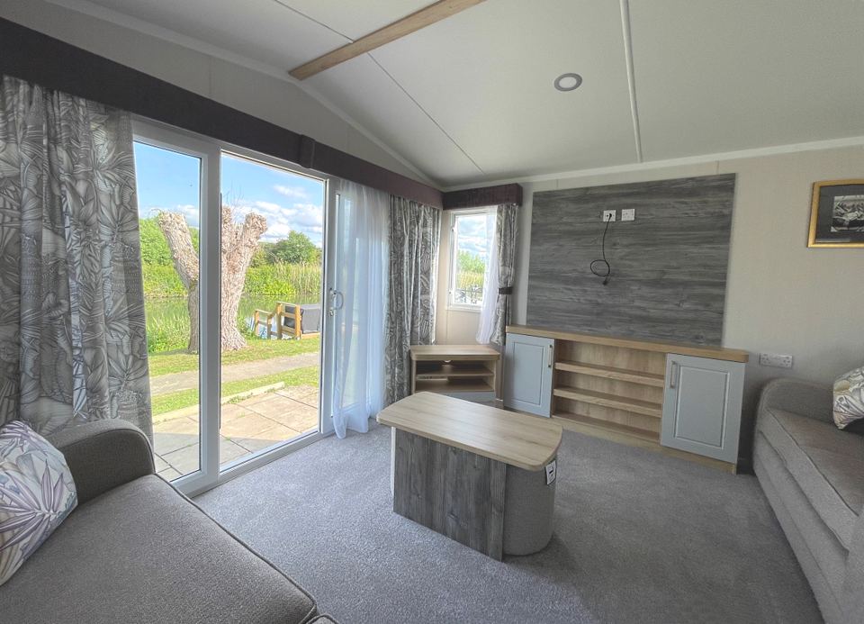 Lounge looking to the river