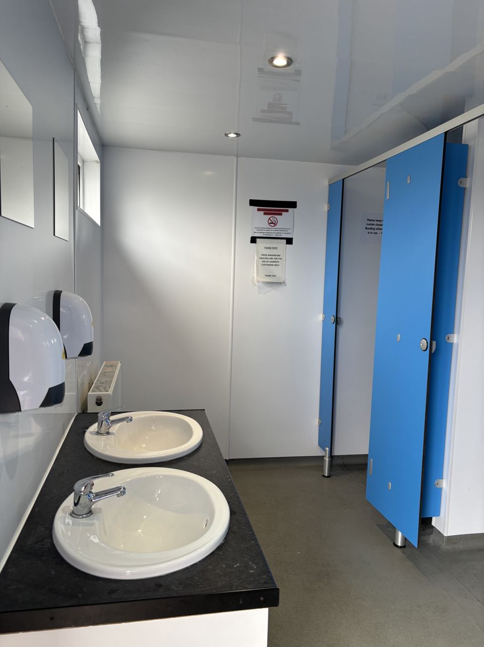 Washbasins and cubicles