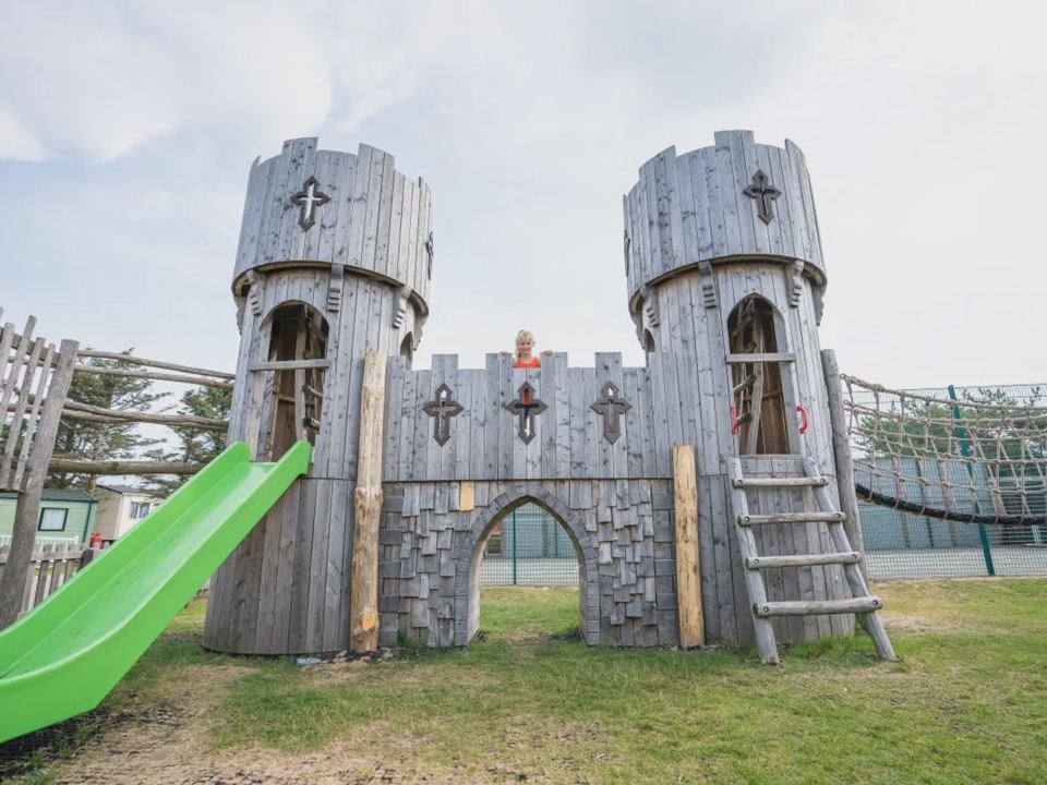 Castle play frame