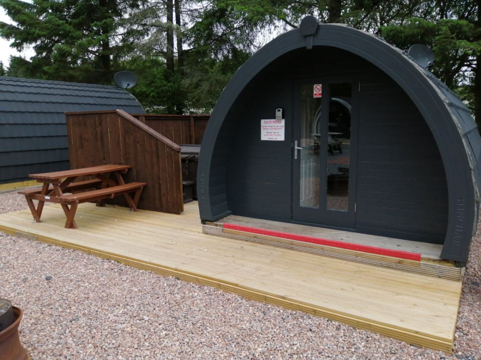 Pod with picnic table