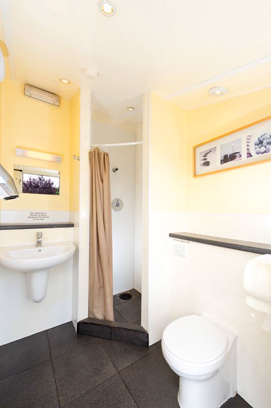 Solo shower room