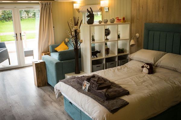 Lodge bedroom and lounge