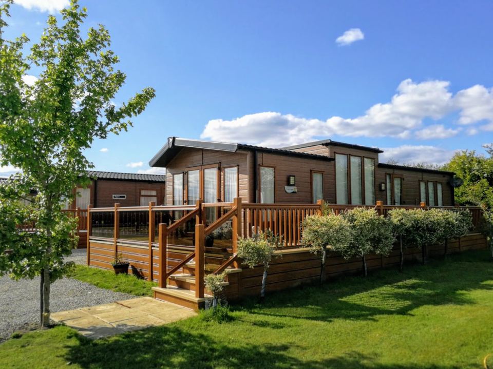Lodge with raised deck