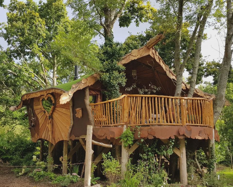 Handbuilt treehouse