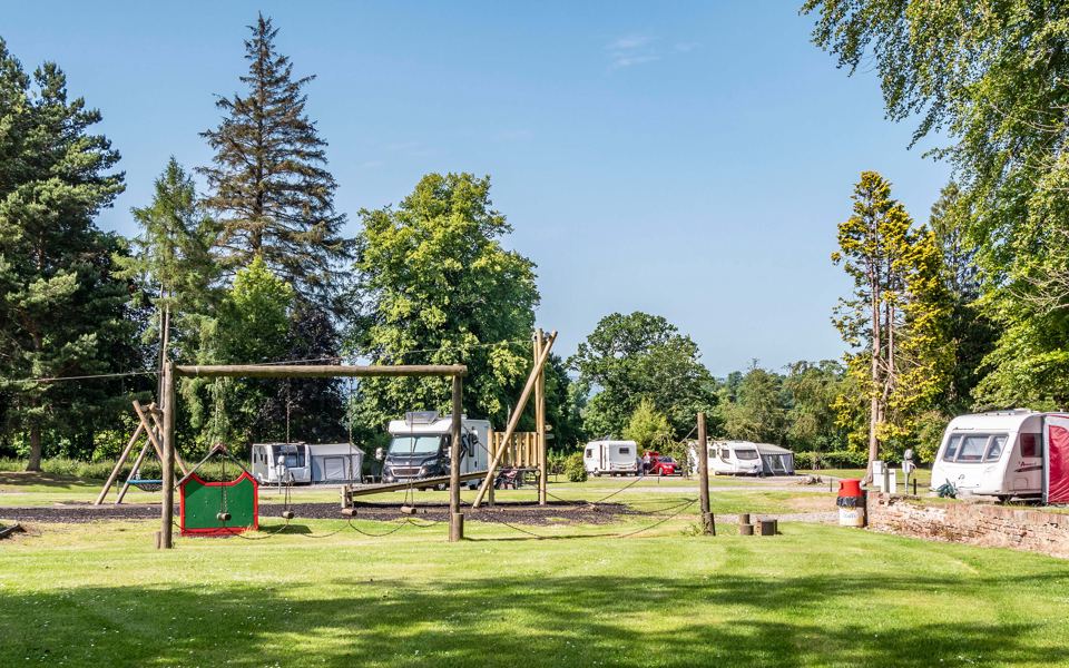 Play area with zip wire