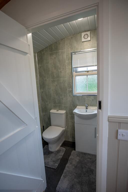 Ensuite toilet