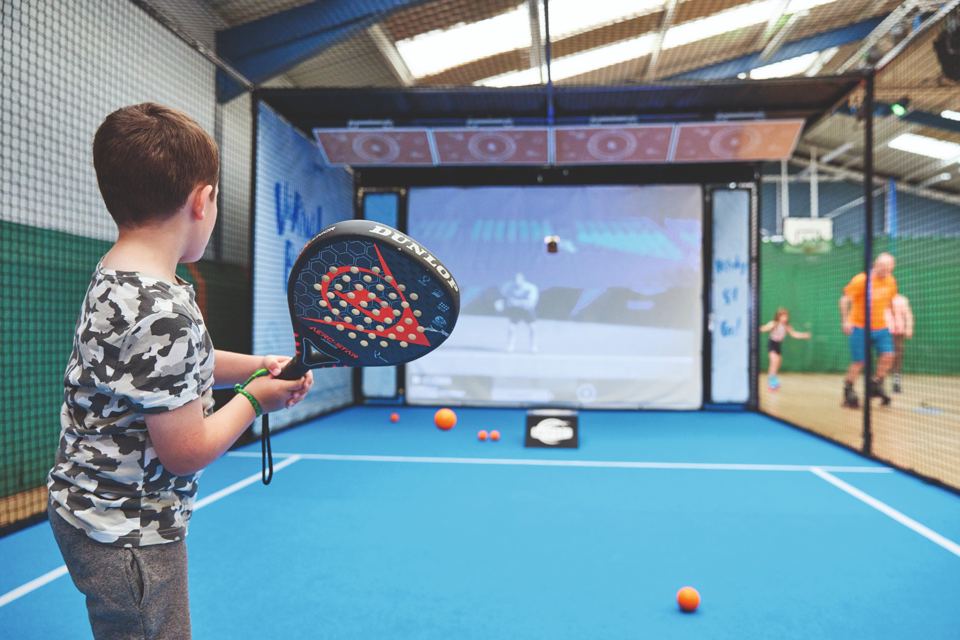Indoor racket game