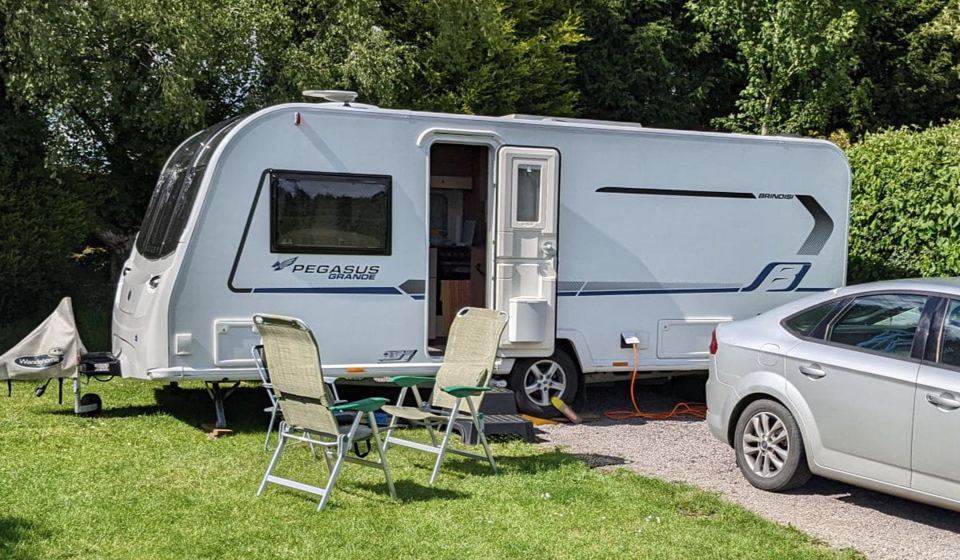 Caravan with electric hook-up
