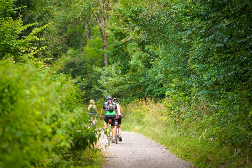 Cyclists on the Tissington Trail