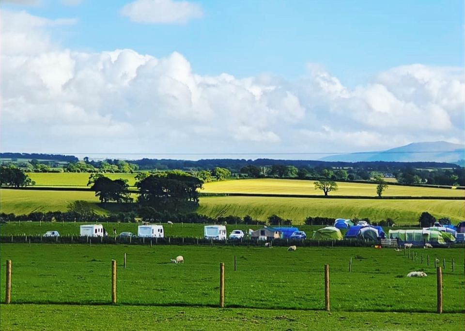 Tents and caravans in the far field