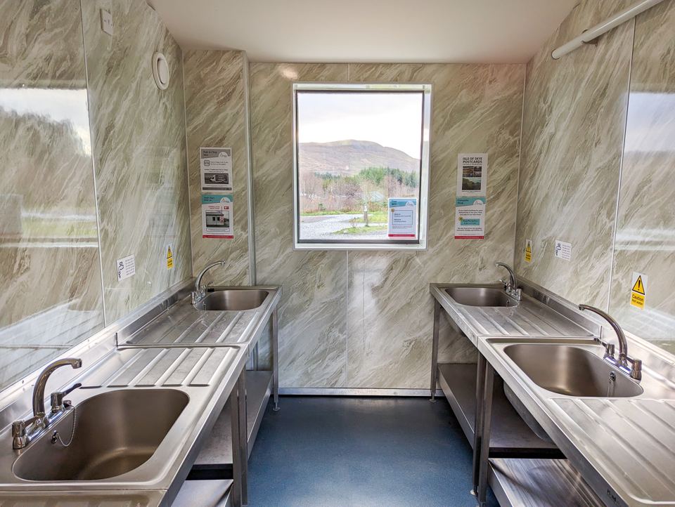 Washing-up sinks