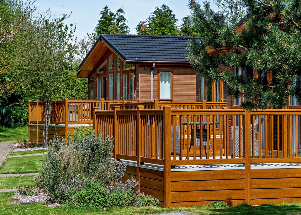 Lodge with wraparound decking