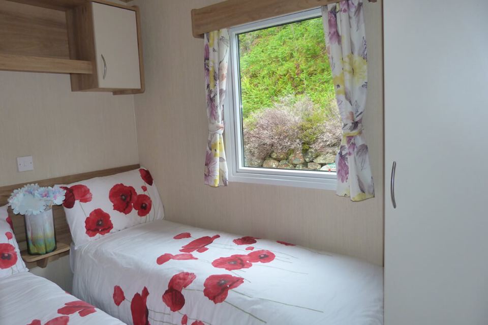 Twin bedroom