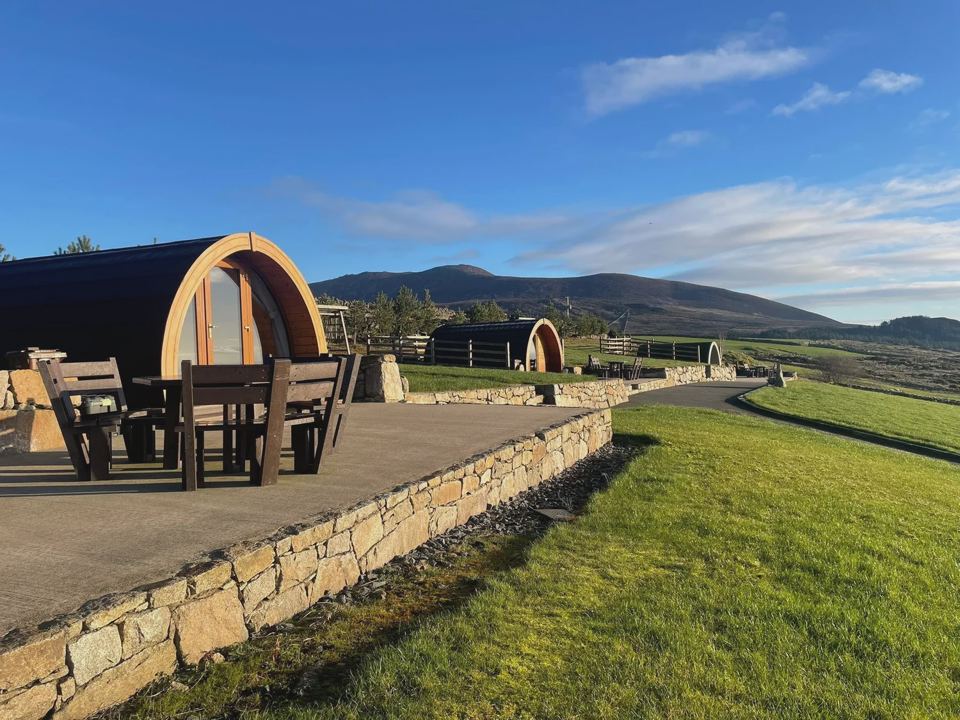 Pod and patio with mountain views