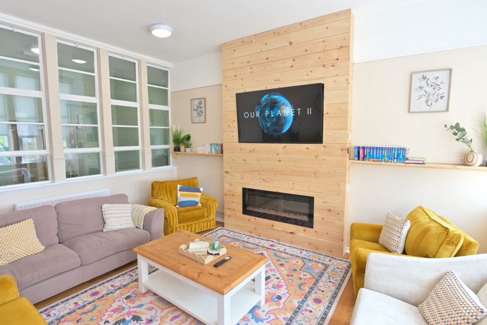 School House lounge