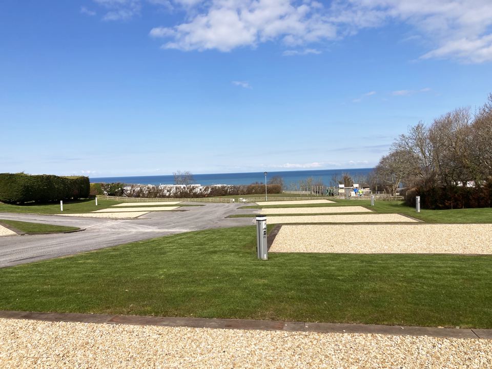 Gravel pitches facing the sea