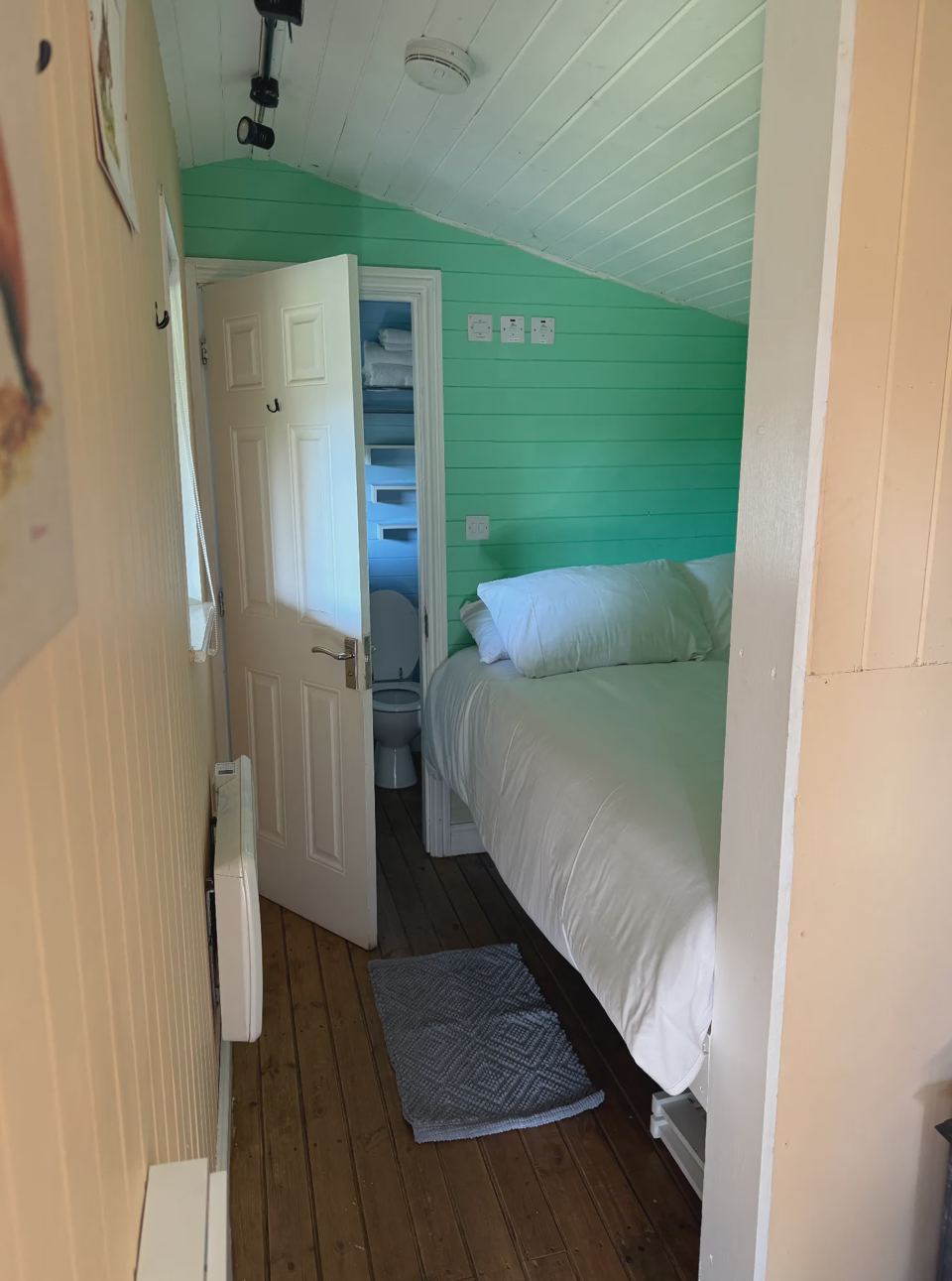 Double bed in the lodge