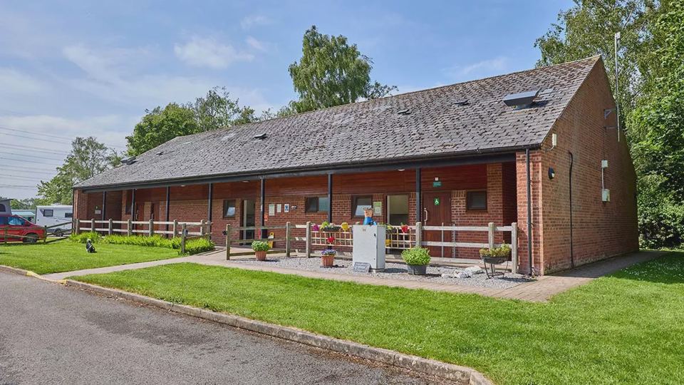 Brick site building