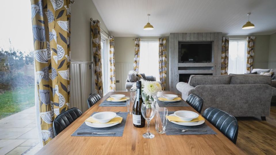 Lodge living and dining area