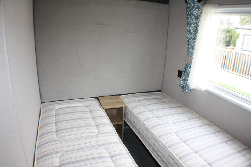 Twin bedroom