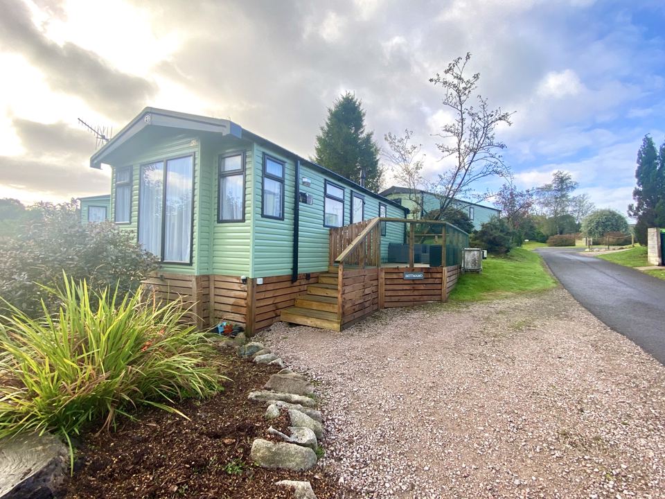 Holiday home with gravel drive