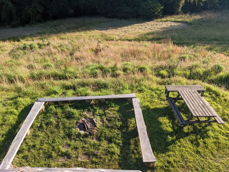 Pitch firepit and table