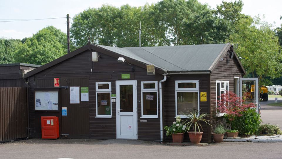 Reception cabin
