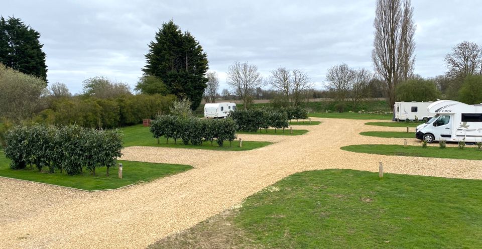 Gravel pitches and hedging