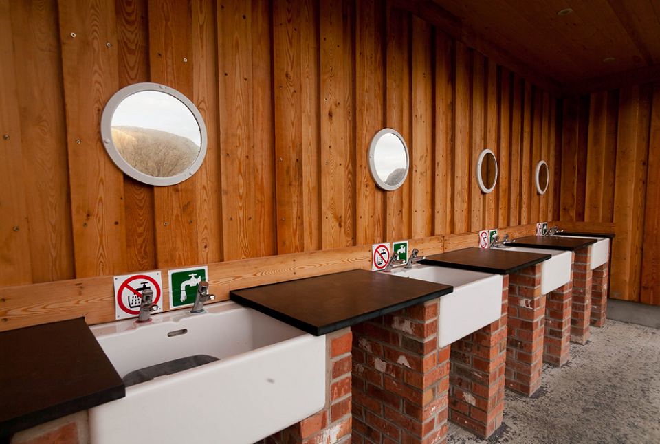 Washing-up sinks