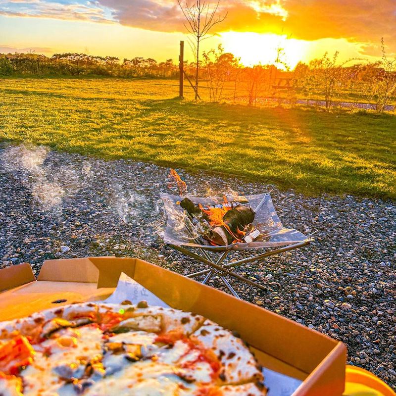 Fire pit and pizza
