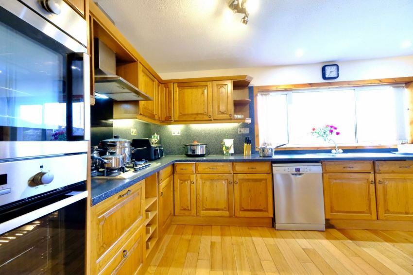 Large fitted kitchen