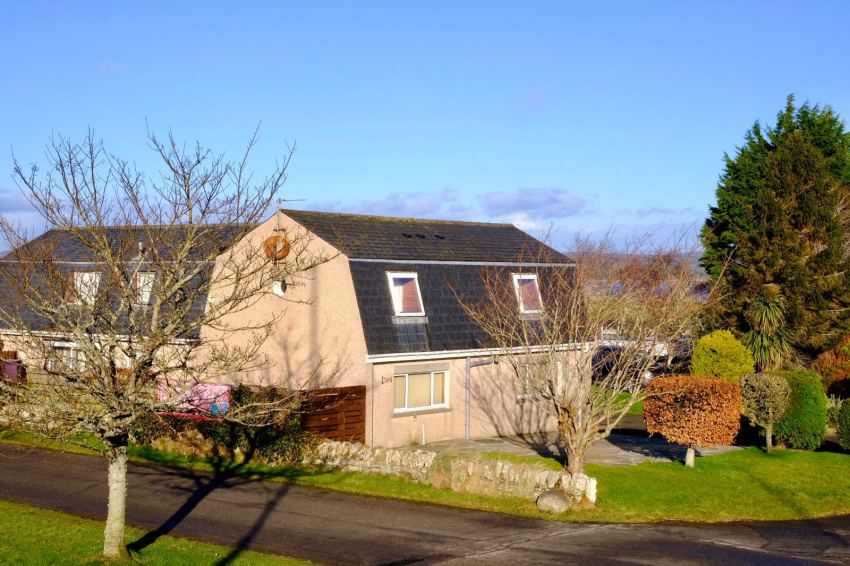 Suilven Cottage from the road