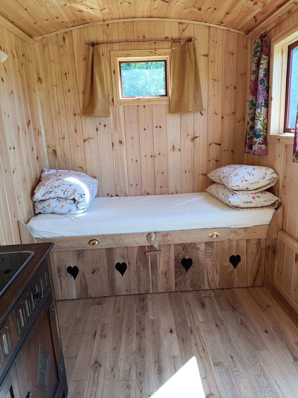 Double bed in the Wagon