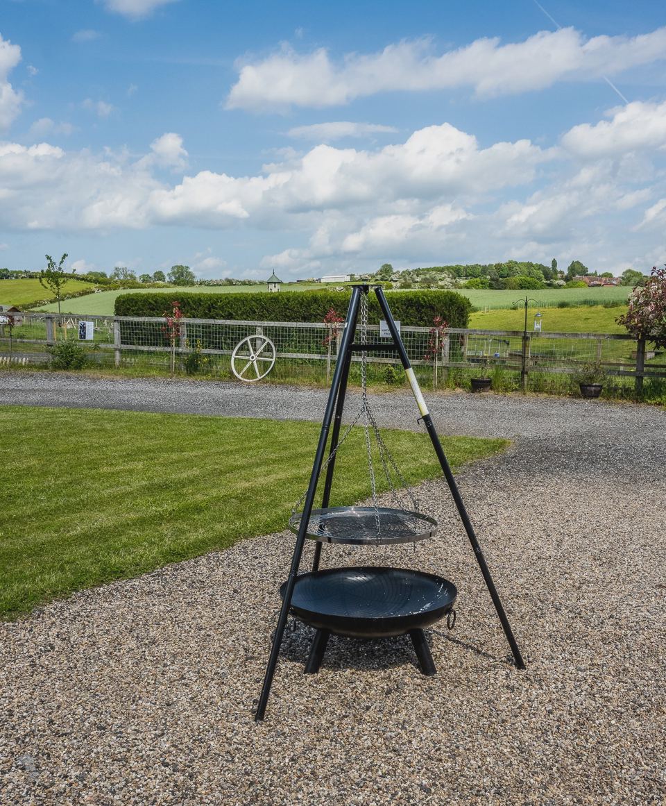 Hanging fire pit