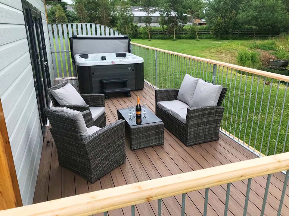 Cabin deck with hot tub