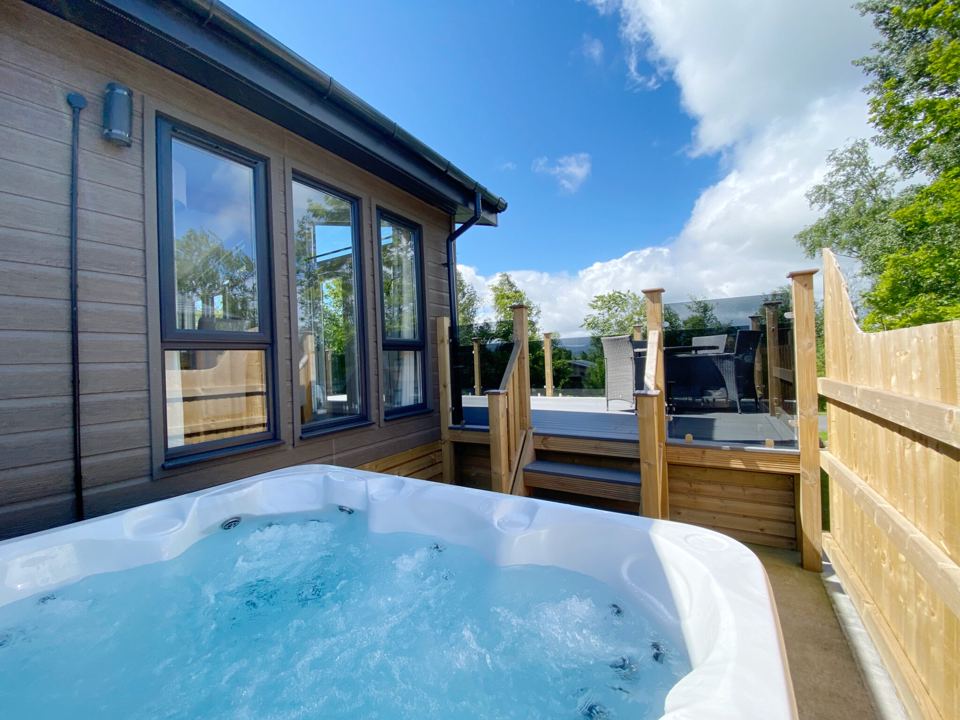Hot tub on lodge decking