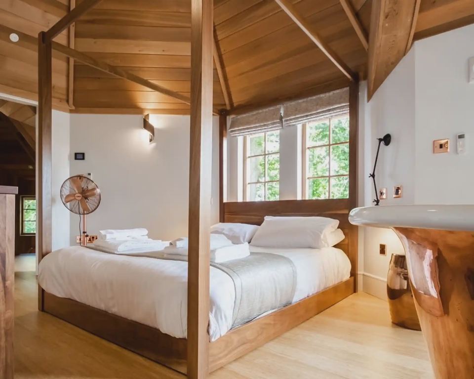 Lodge bedroom
