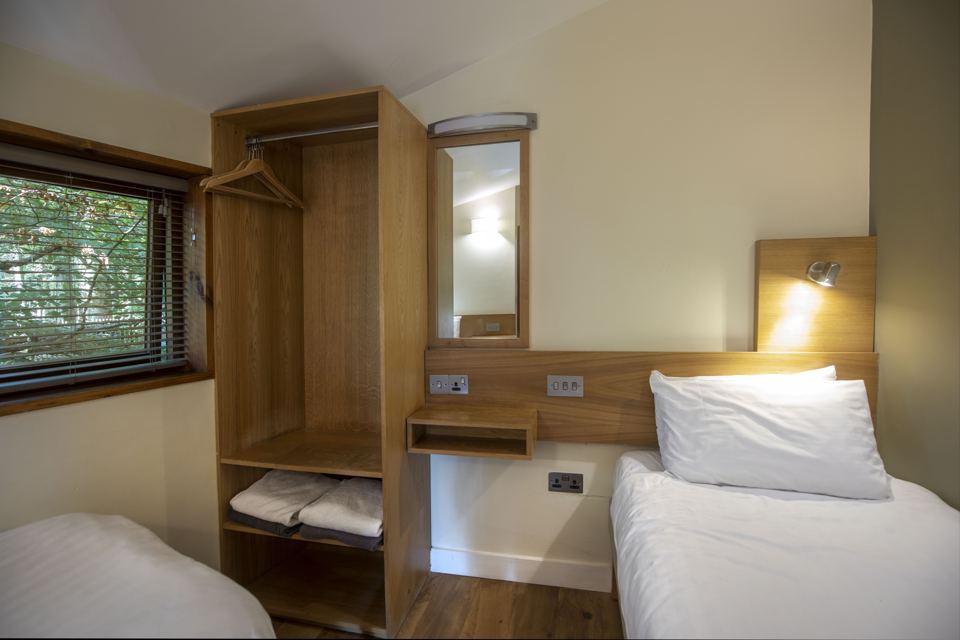 Twin bedroom