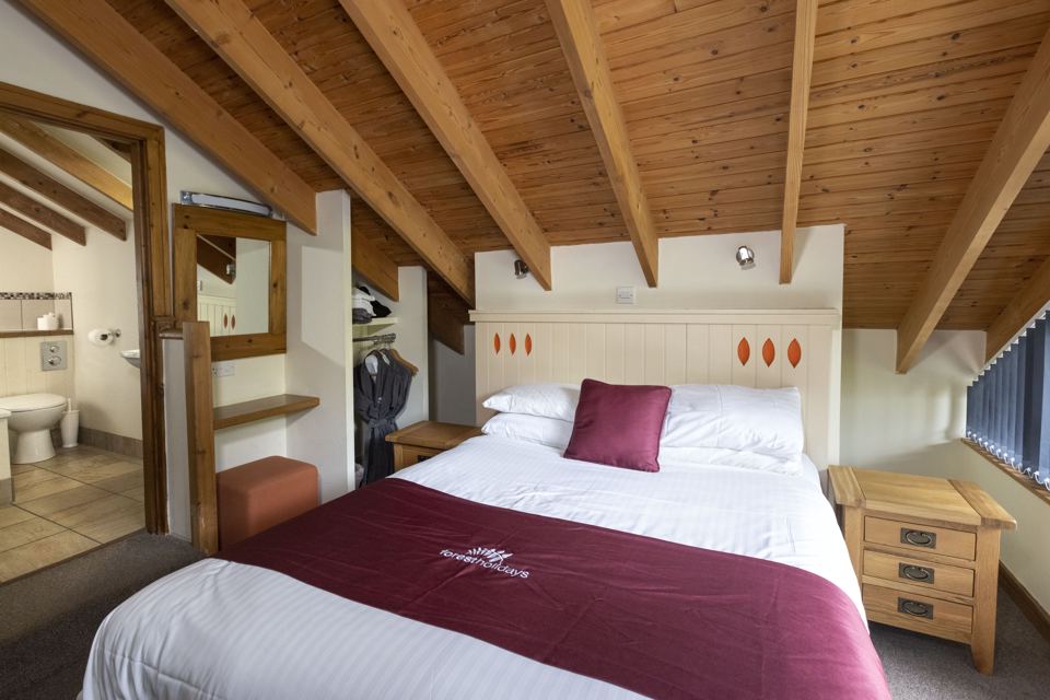 Double bedroom with beams