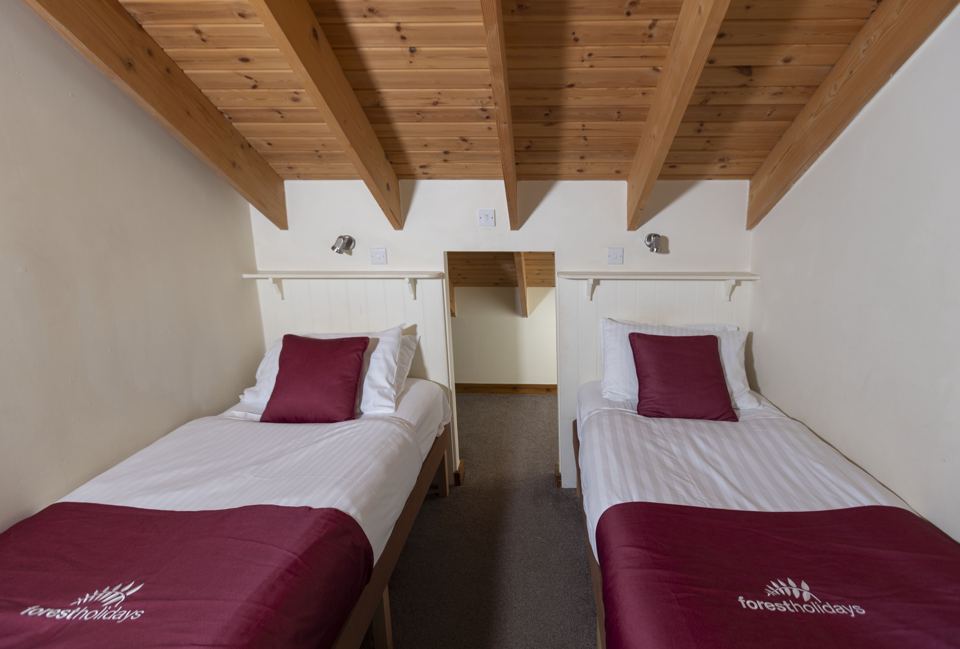 Twin bedroom