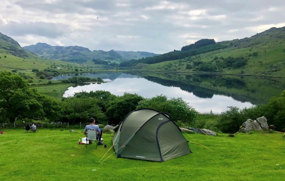 Tent beside the lake