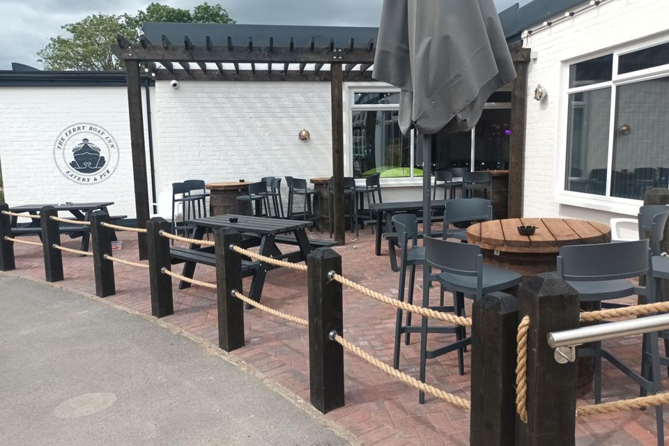 Ferry Boat Inn terrace