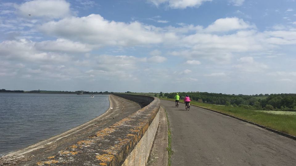 Cyclists on the reservoir path