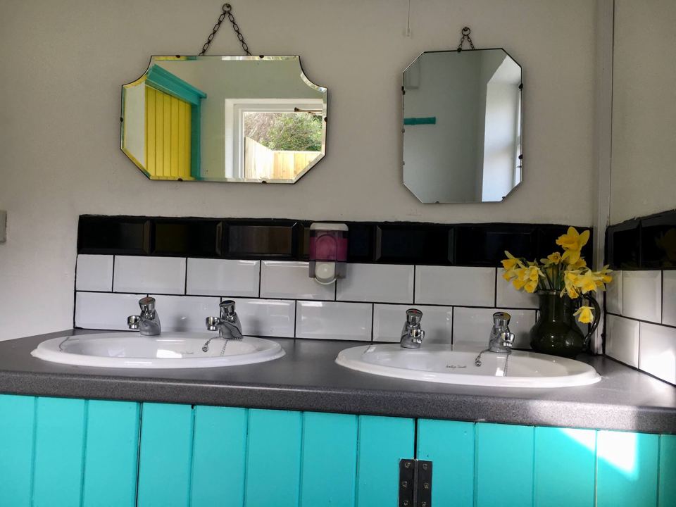 Washbasins in the washblock