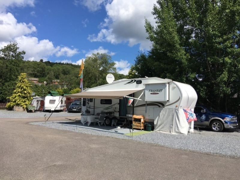 Large rig on a super pitch